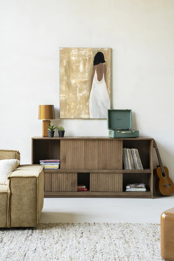 Miljøbilde: kunsttrykk på lerret i stue.