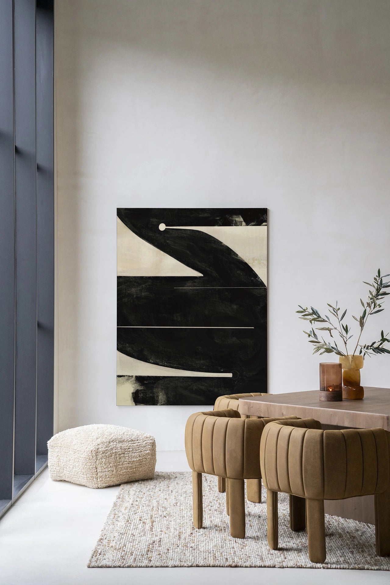 Abstrakt bildekunst i svart og lyse kremfarger. Kunsttrykk på syrefritt papir, lerret og glass. 