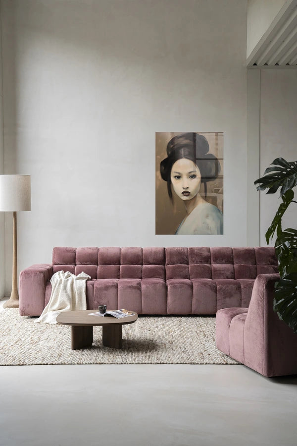 Kunsttrykk på syrefritt papir, lerret og glass. Portrett av kvinne med blikket festet på tilskueren. Jordtoner.