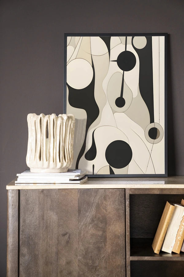 Kunsttrykk på syrefritt papir. Abstrakt bildemotiv i sandfarger, beige  og svart.