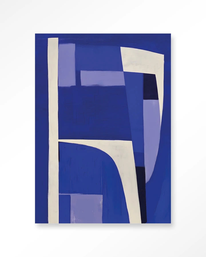 Kunsttrykk på syrefritt papir. Abstrakt bildemotiv med store, blå geometriske flater mot beige bakgrunn.