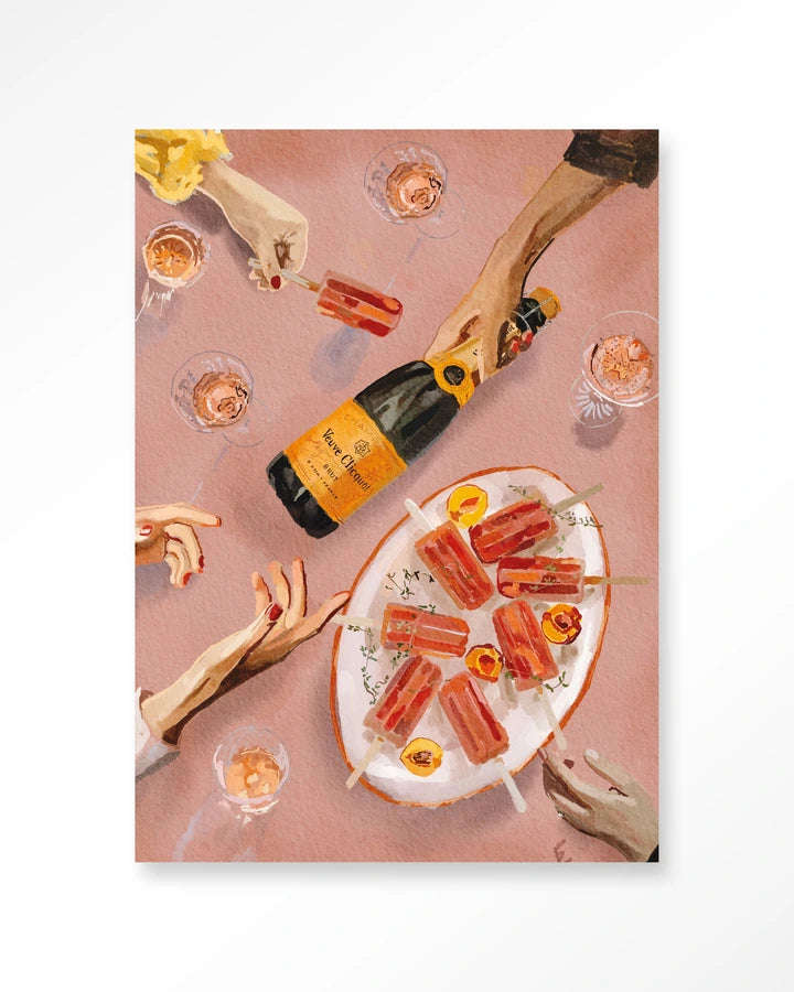 Maleri av et bord med champangeflaske, fat med ispinner og mange glass med drikke. Kunsttrykk på syrefritt papir, lerret og glass. Mørkt og litt mystiskt uttrykk.