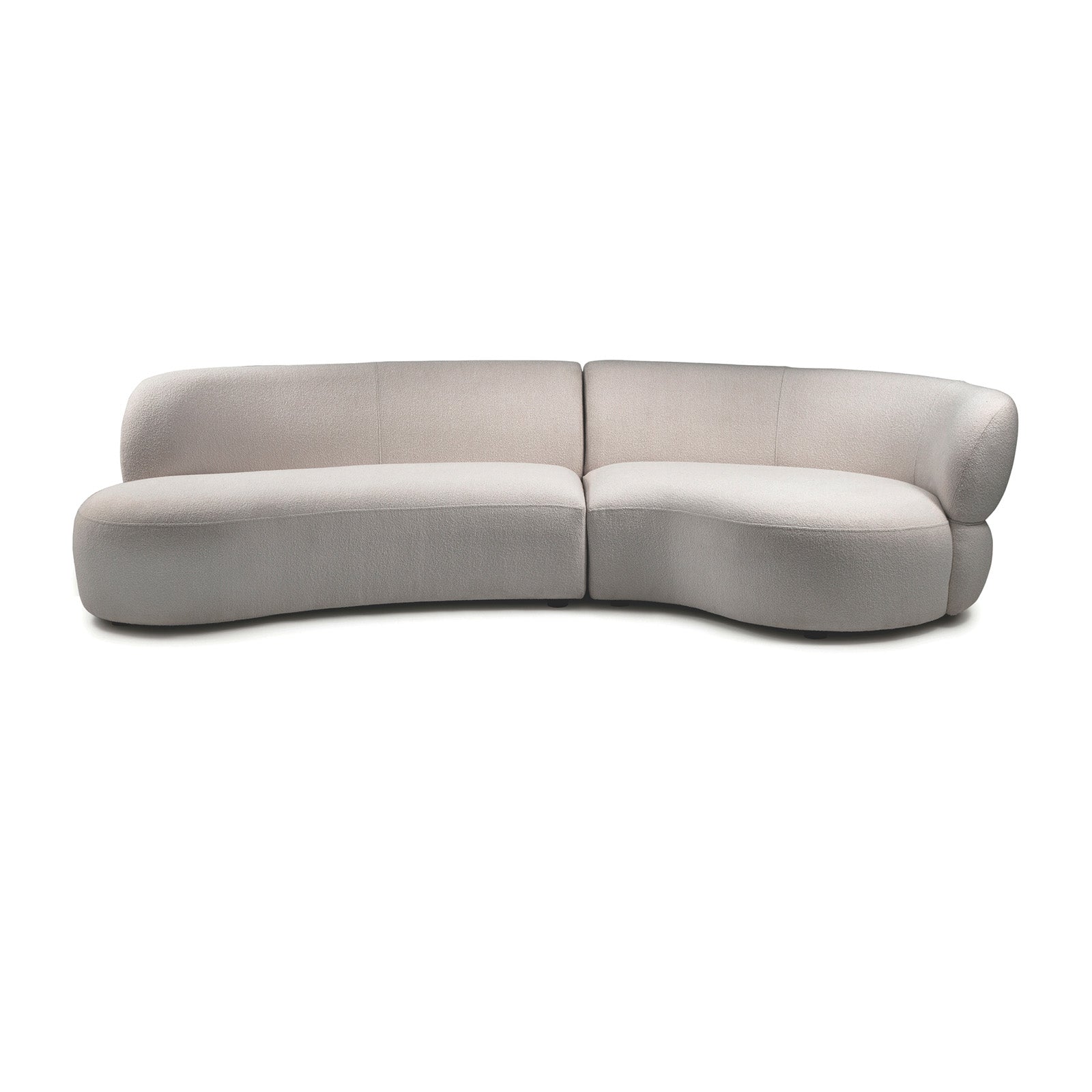 Hvit buet sofa 3-seter i myke, organiske former. Bouclé-stoff