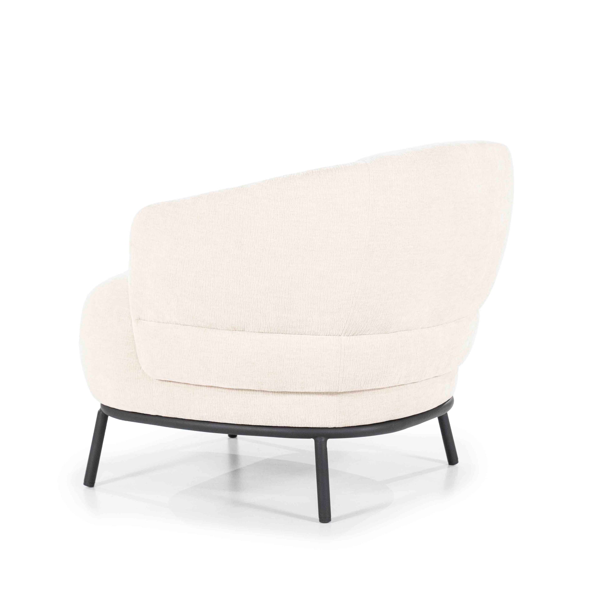 David lysbeige lenestiol med metallben. Loungestol / Lounge chair