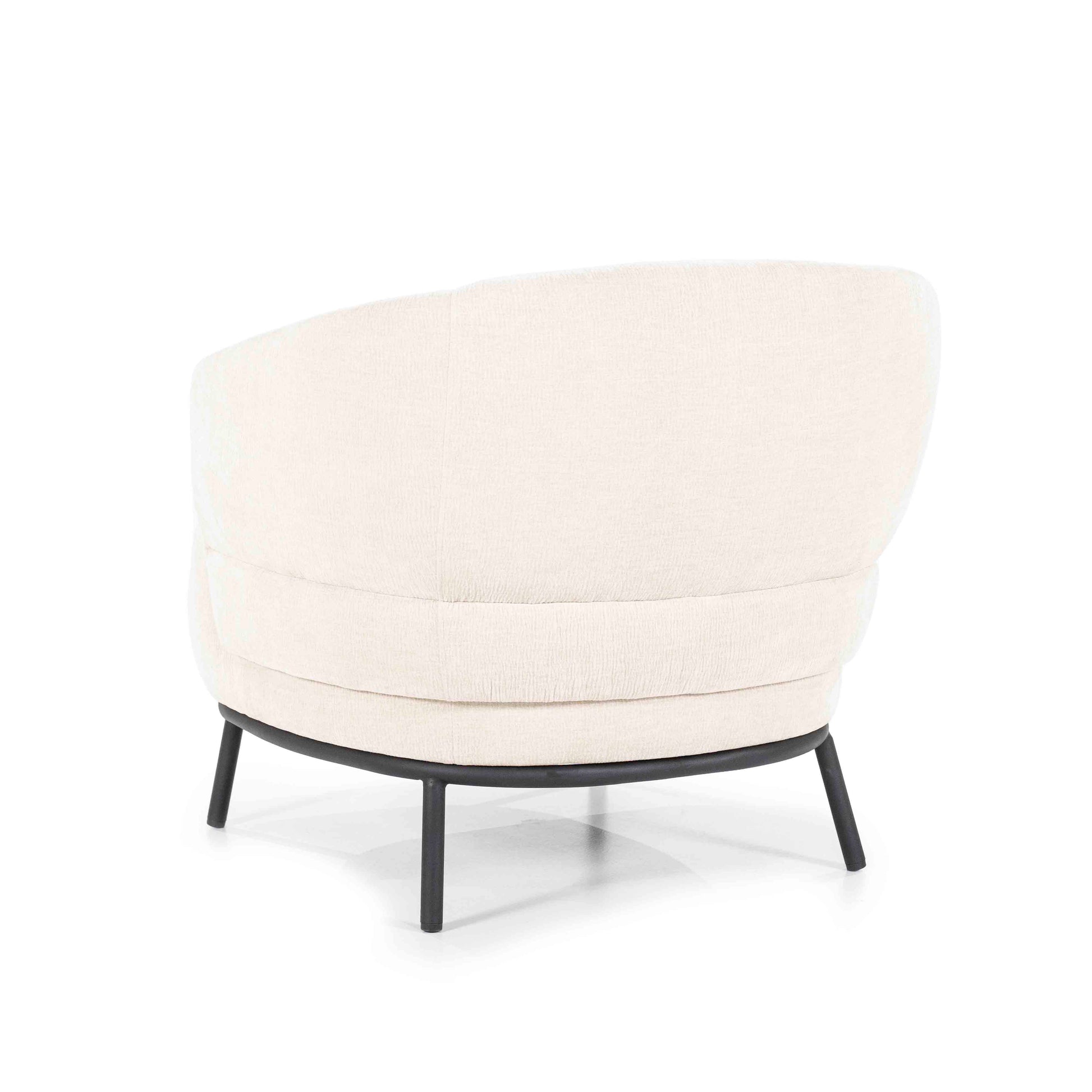 David lysbeige lenestiol med metallben. Loungestol / Lounge chair