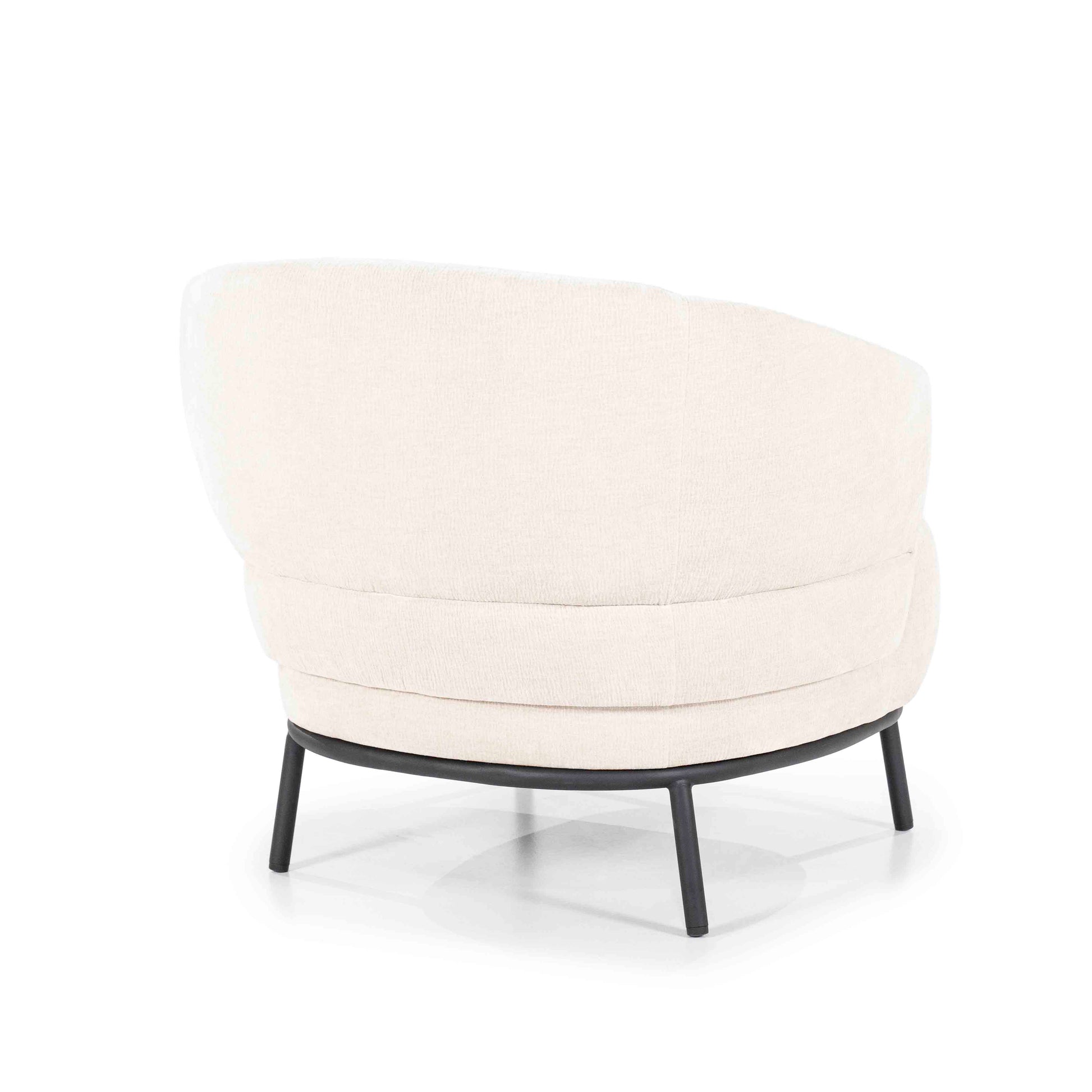 David lysbeige lenestiol med metallben. Loungestol / Lounge chair