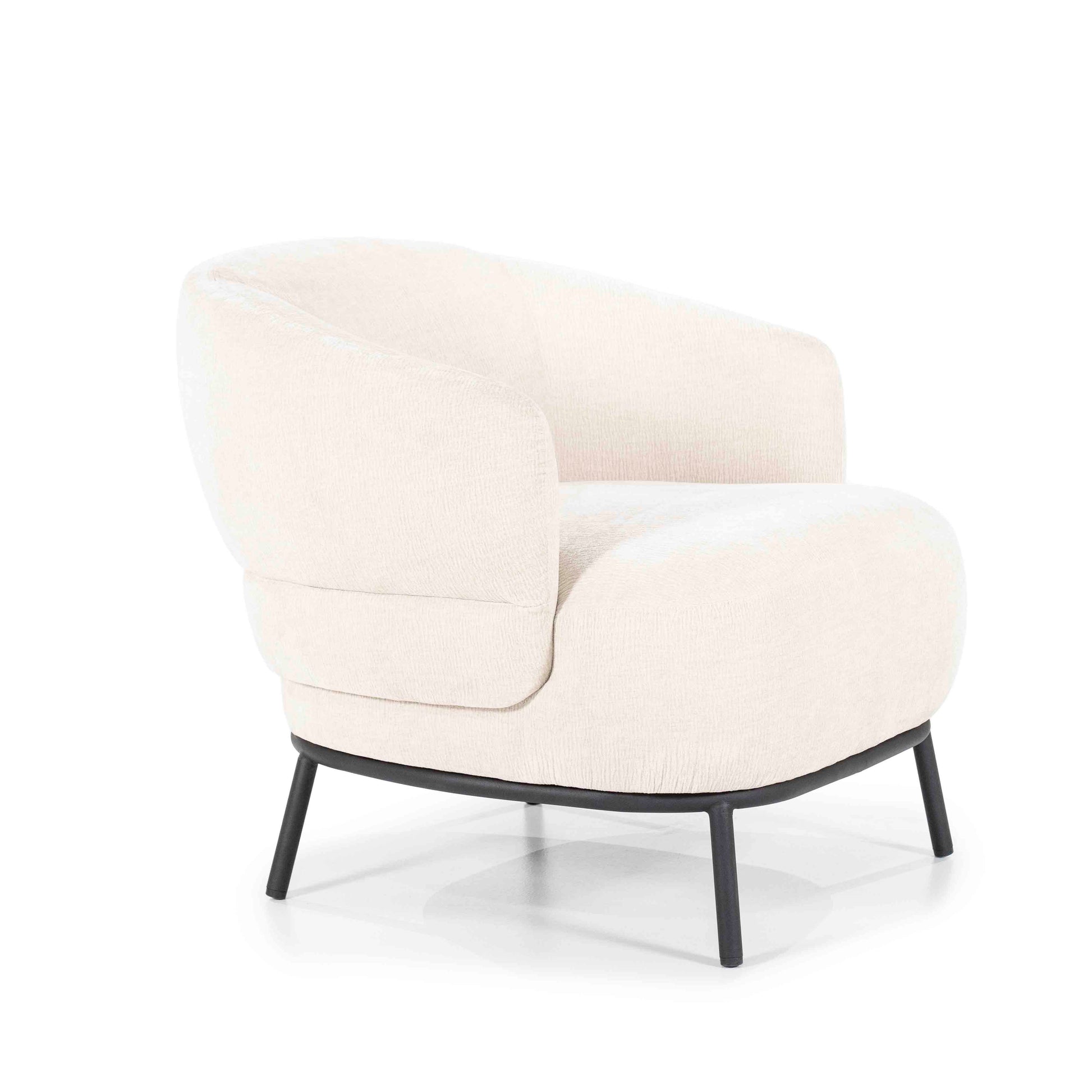 David lysbeige lenestiol med metallben. Loungestol / Lounge chair