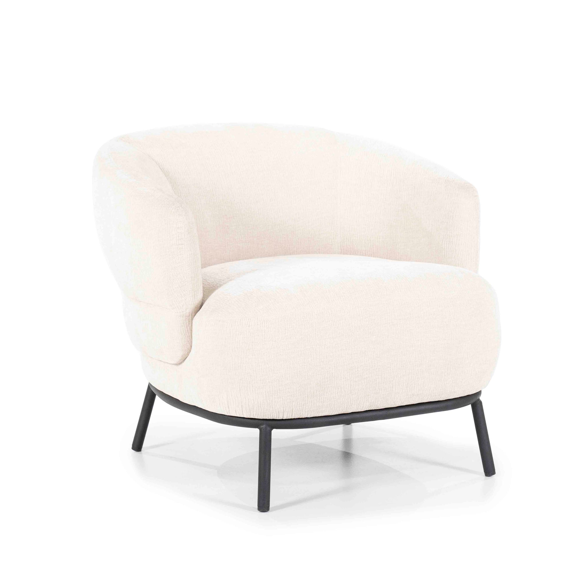 David lysbeige lenestiol med metallben. Loungestol / Lounge chair