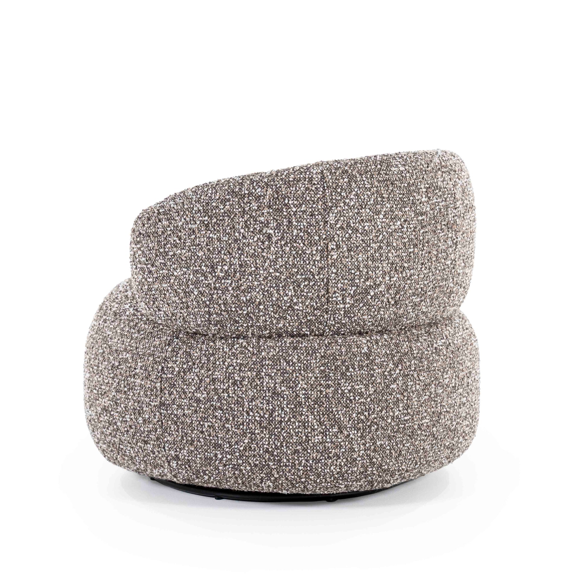 Maeve Loungestol, Taupe Maywood. Rund og myk lenestol. Lounge chair.