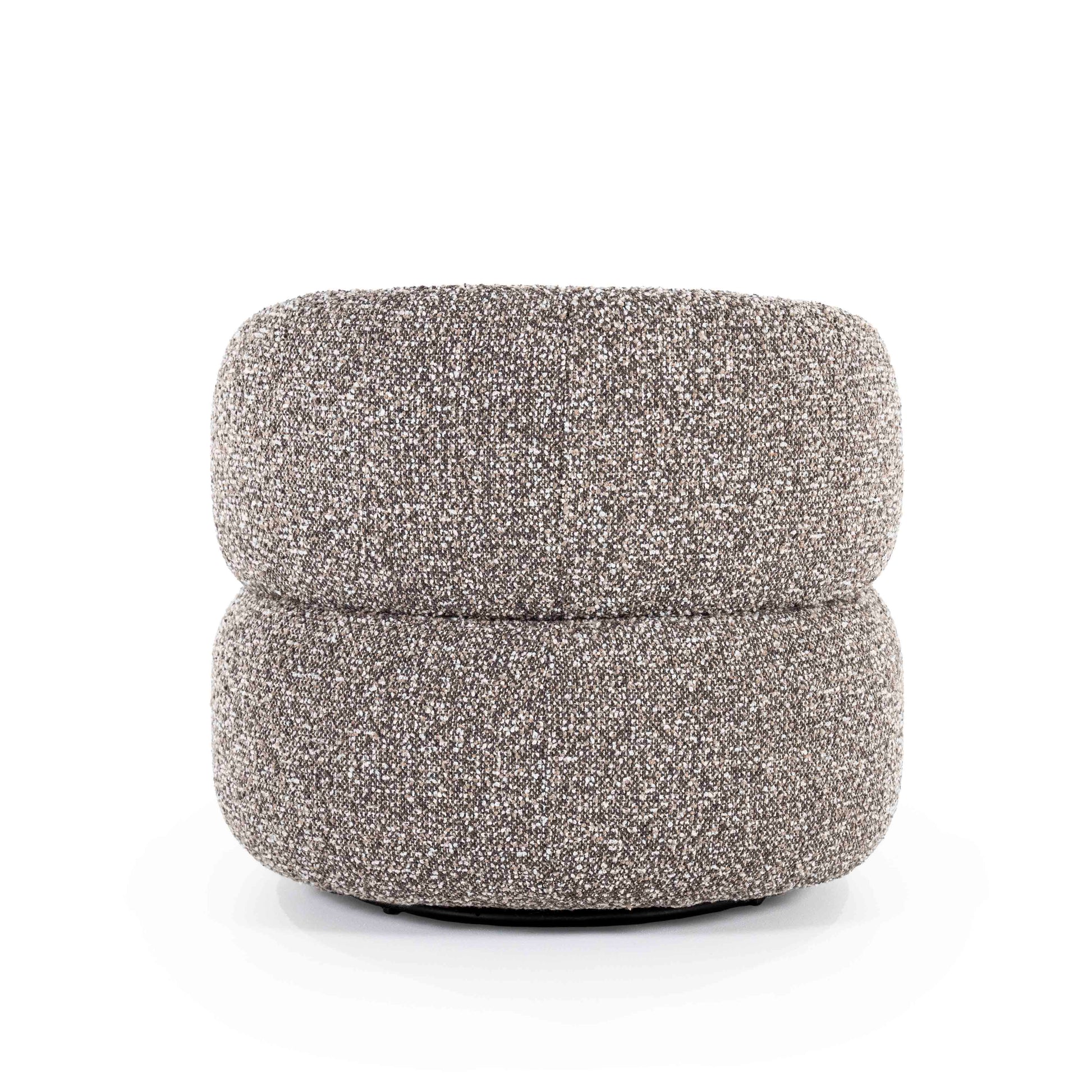Maeve Loungestol, Taupe Maywood. Rund og myk lenestol. Lounge chair.