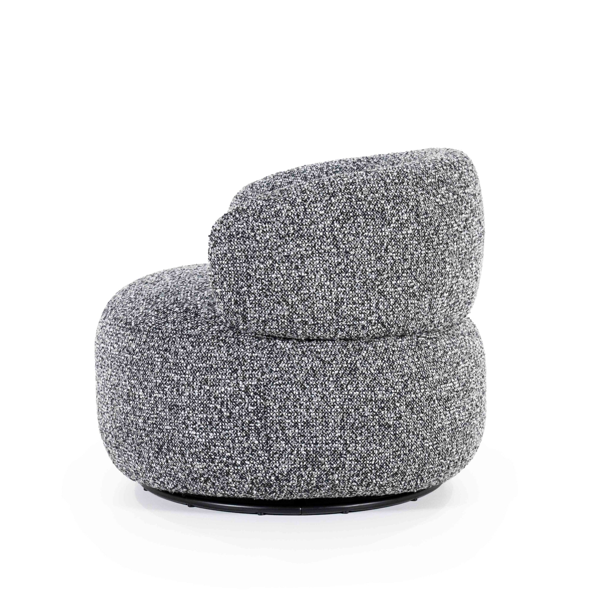 Maeve Loungestol, Black Maywood. Gråmelert myk lenestiol. Salt og pepper-aarget stol. Lounge chair.