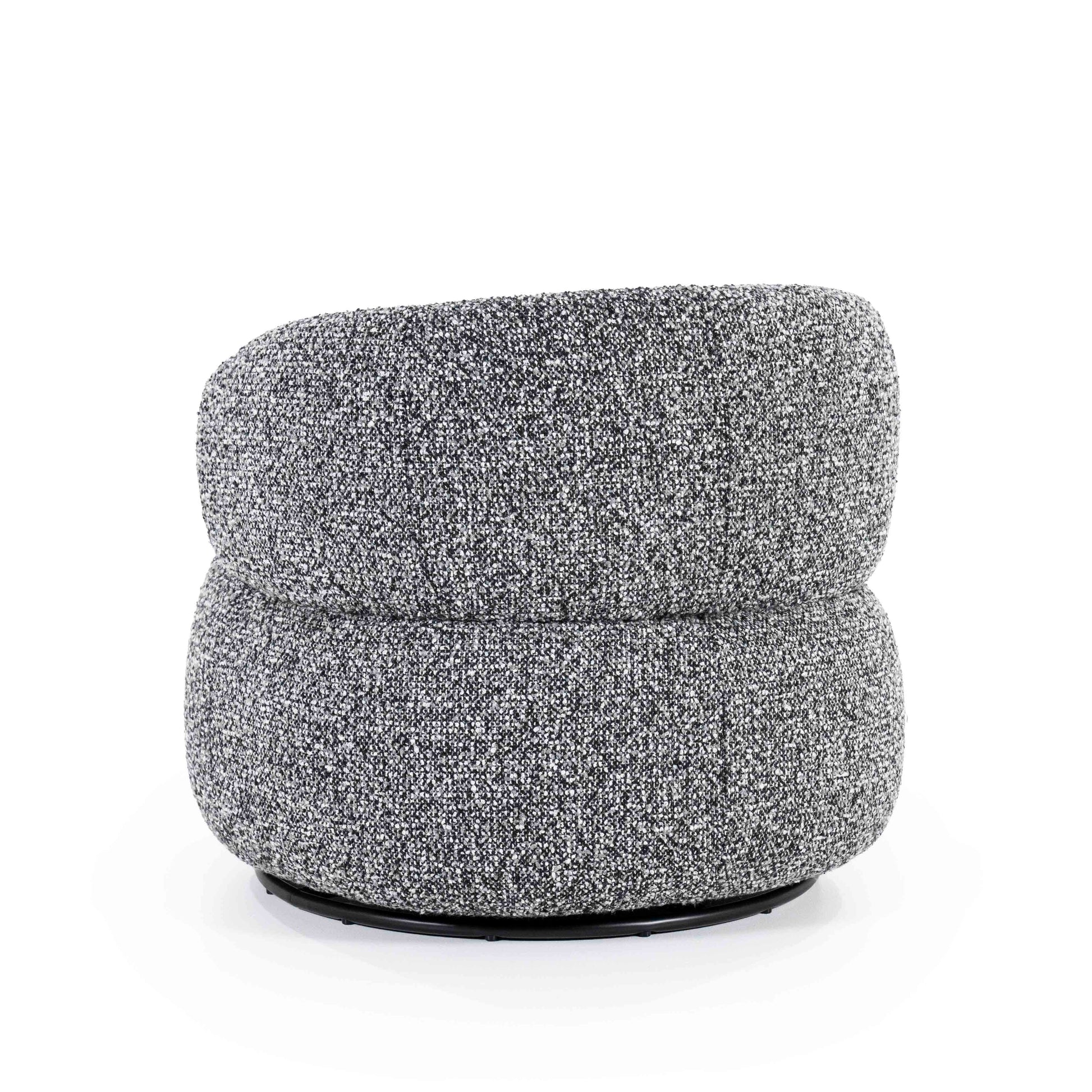 Maeve Loungestol, Black Maywood. Gråmelert myk lenestiol. Salt og pepper-aarget stol. Lounge chair.