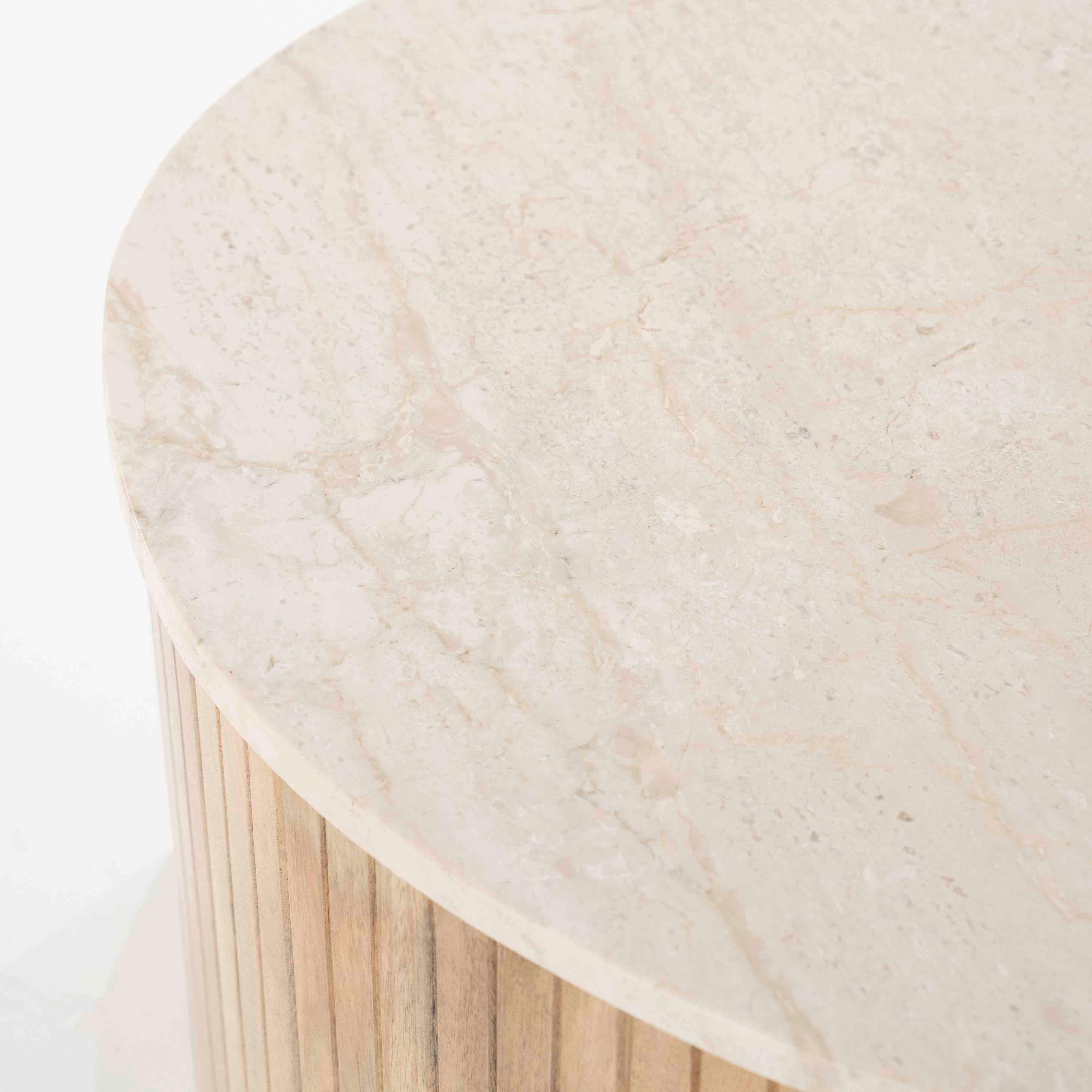 Kira Sofabord, Medium