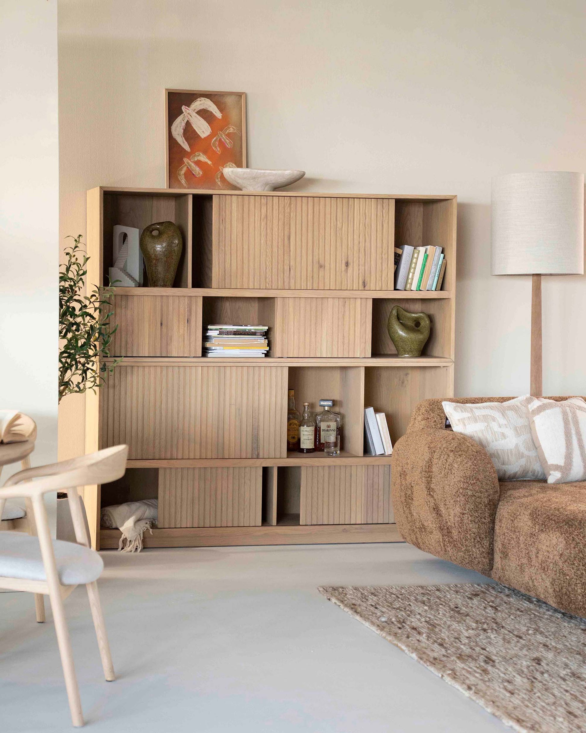 Milo Bokhylle, Lys eik