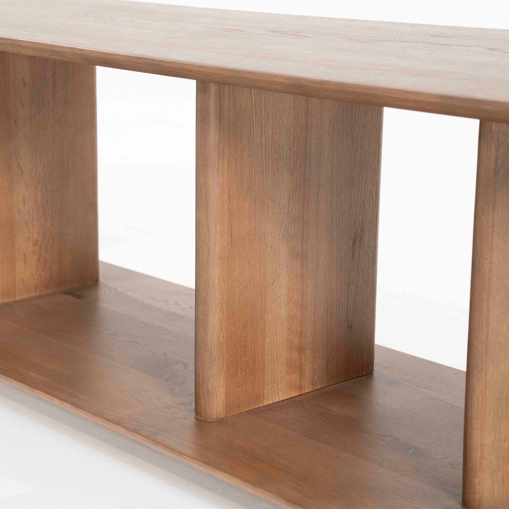 Ty TV-benk, mørk eik. Detalje