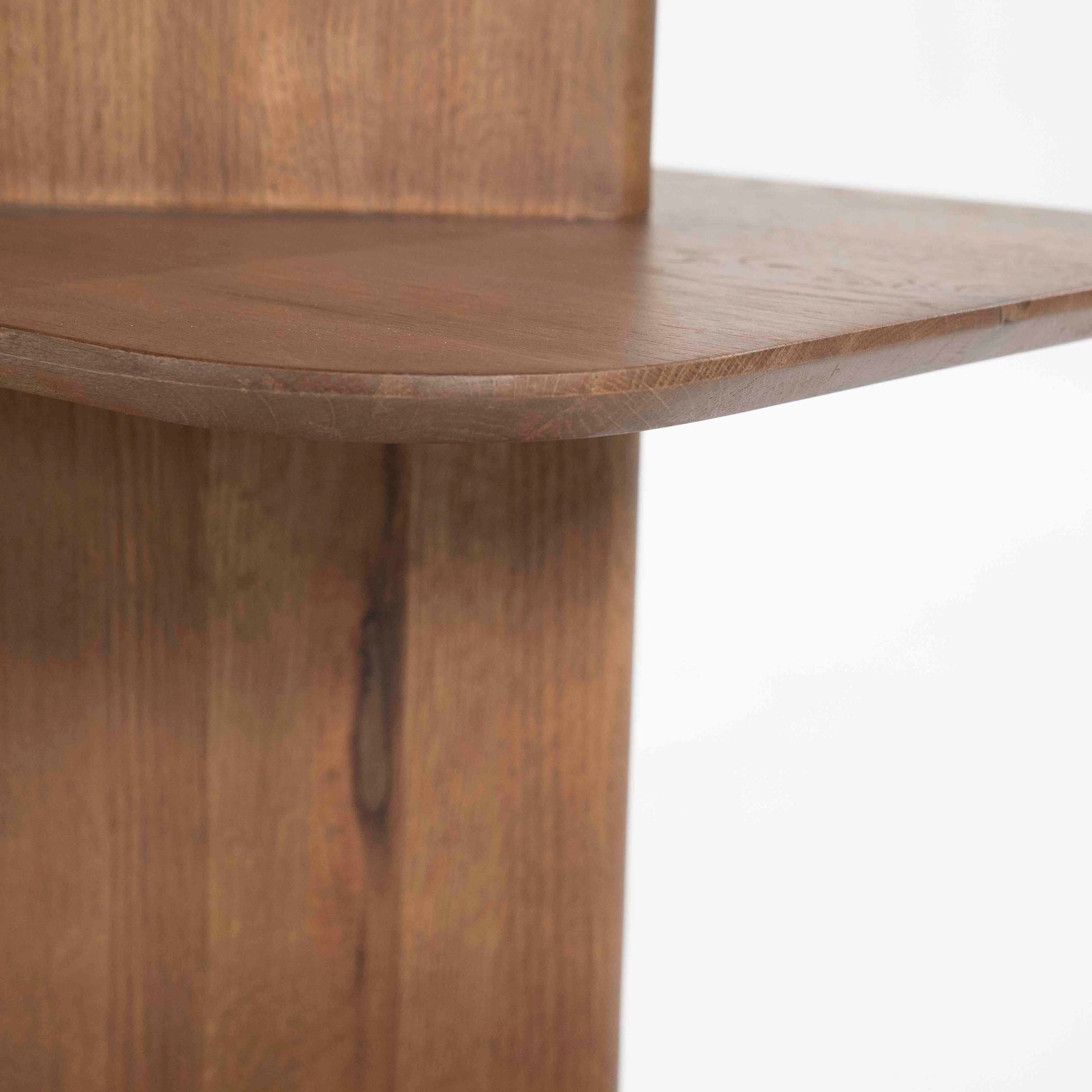 Ty skjenk, mlrk eik. Detaljebilde