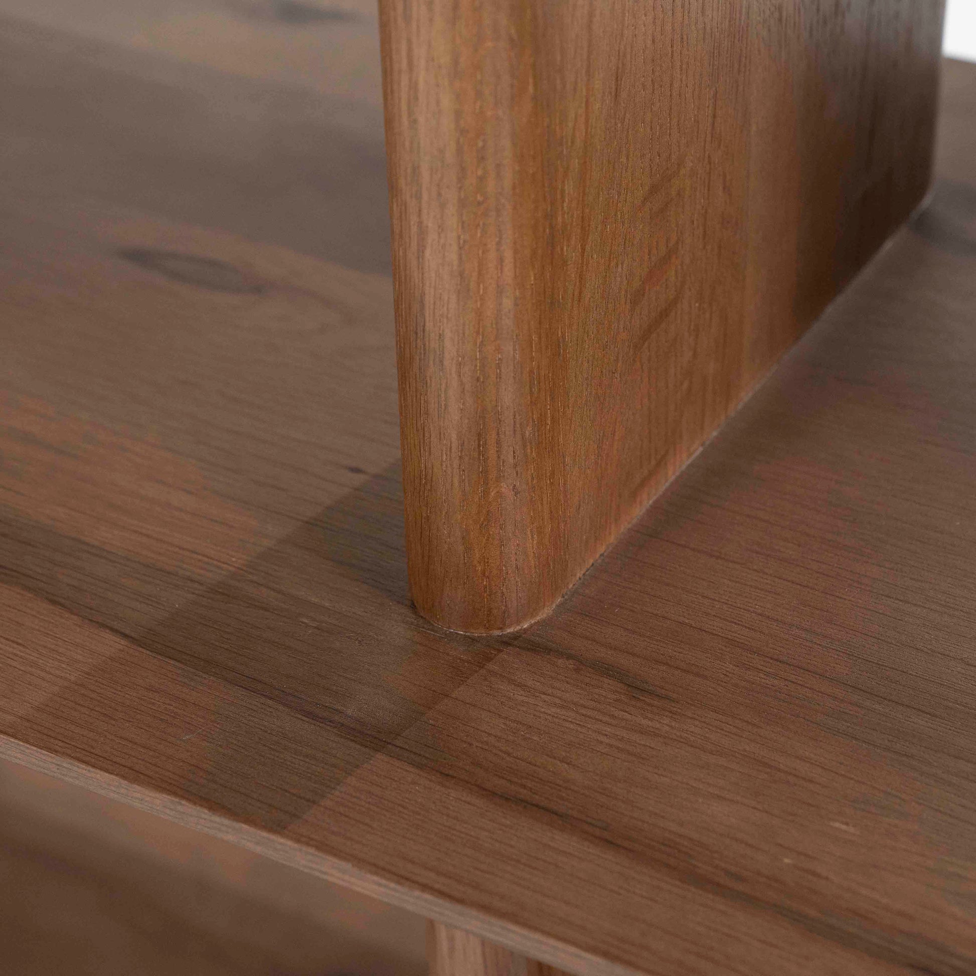 Ty skjenk, mlrk eik. Detaljebilde