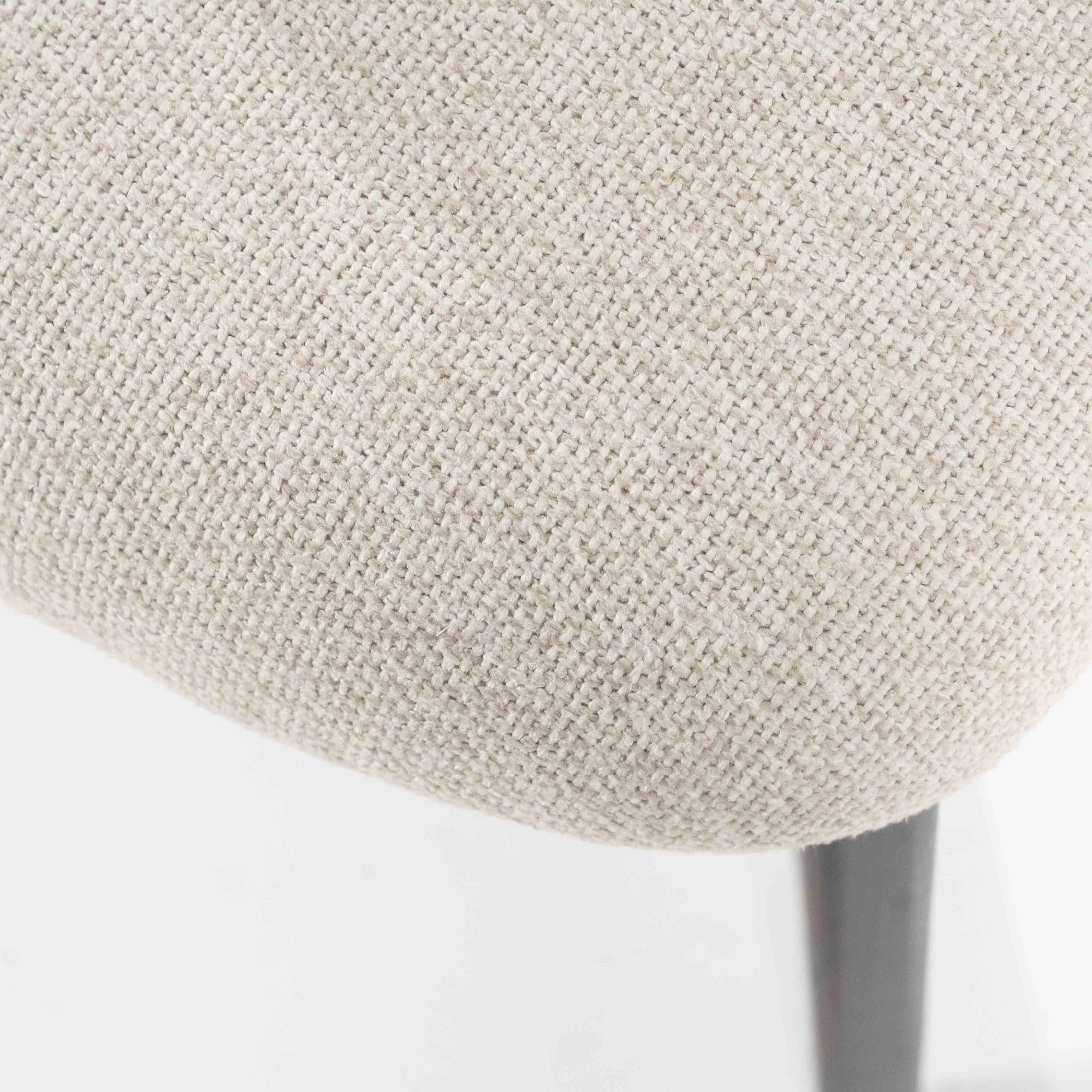 Mikky Spisestol, Beige Moon