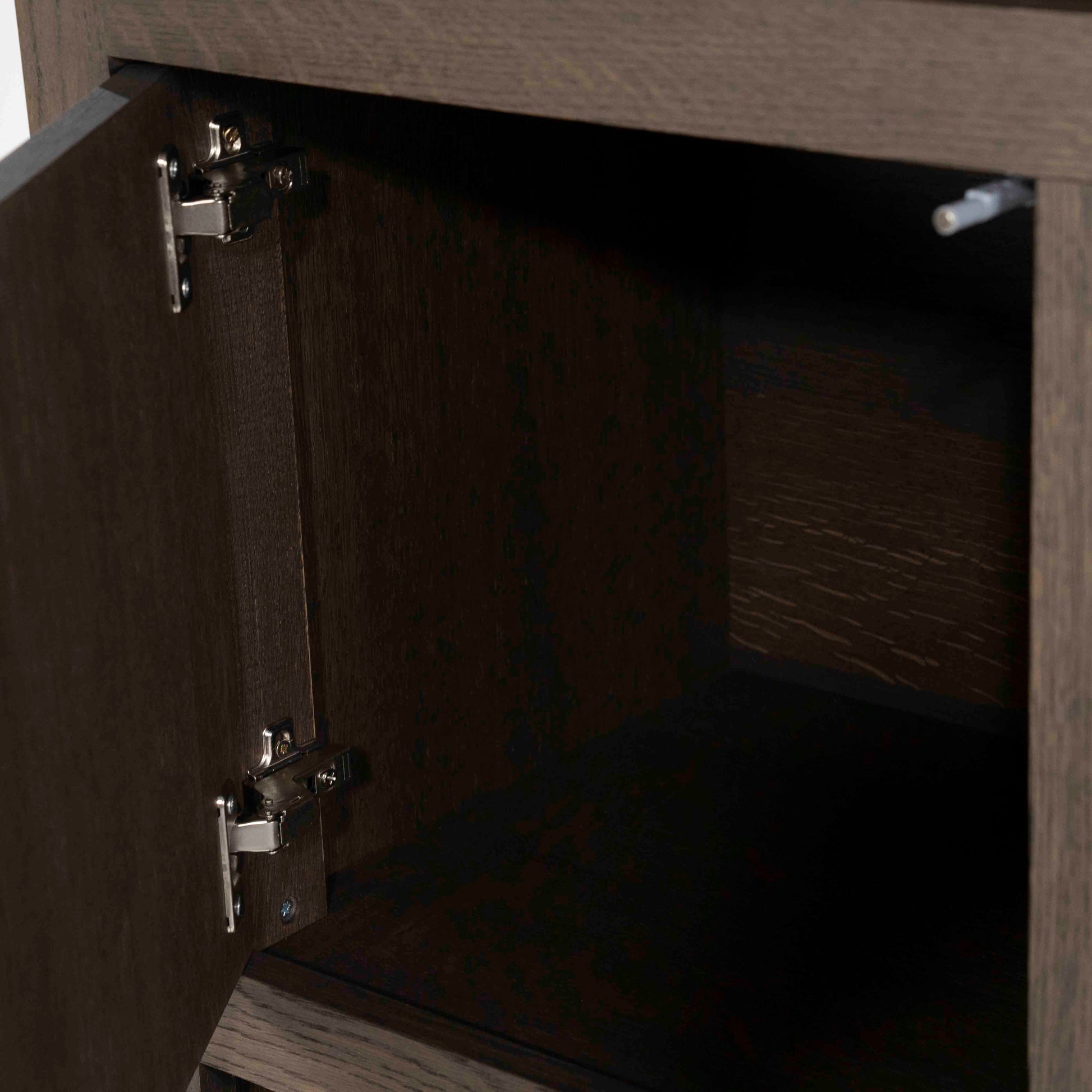 Helsinki bokhylle med skuffer og dører, mørk eik. Detalsjebilde