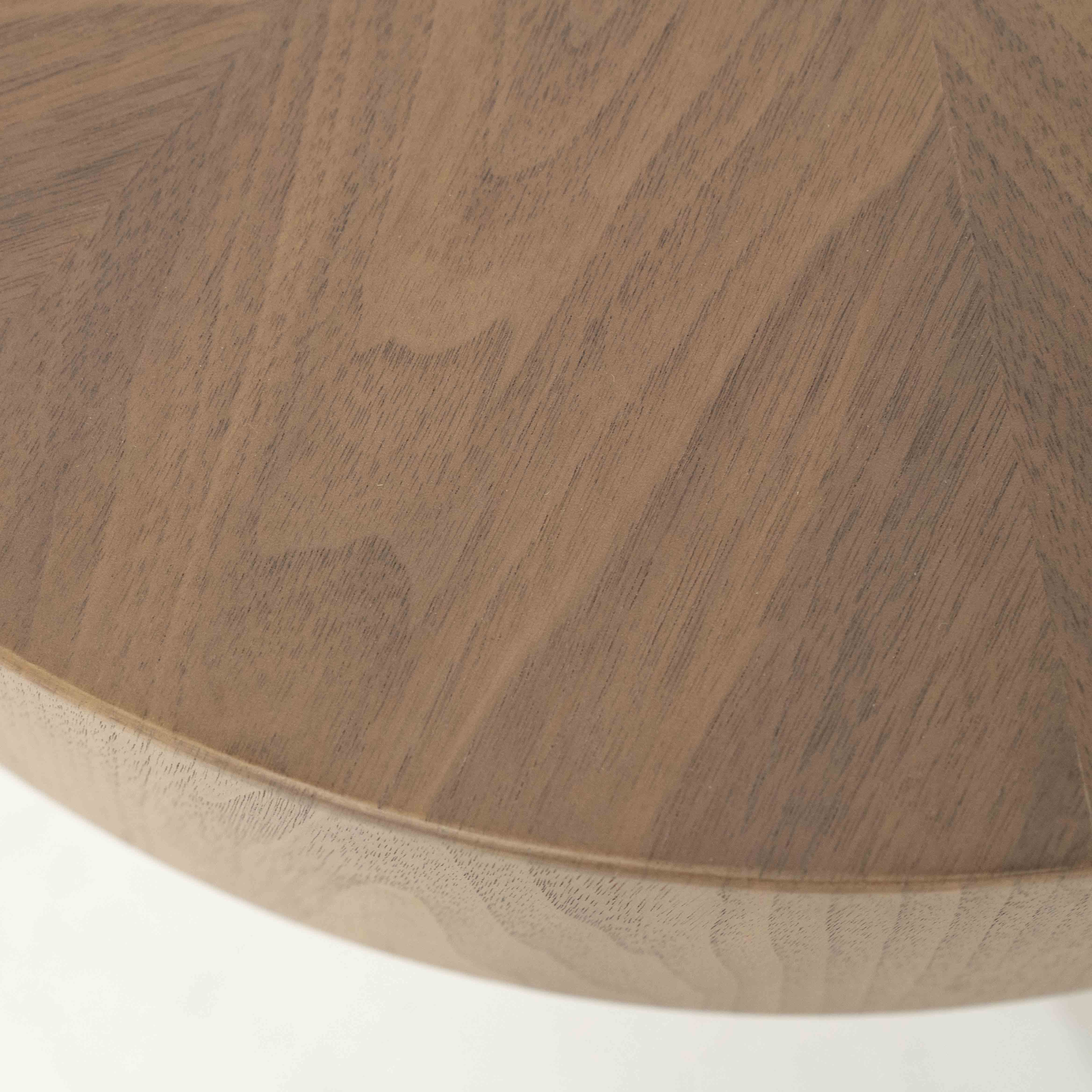 Bobbie Sidebord, Lys brun