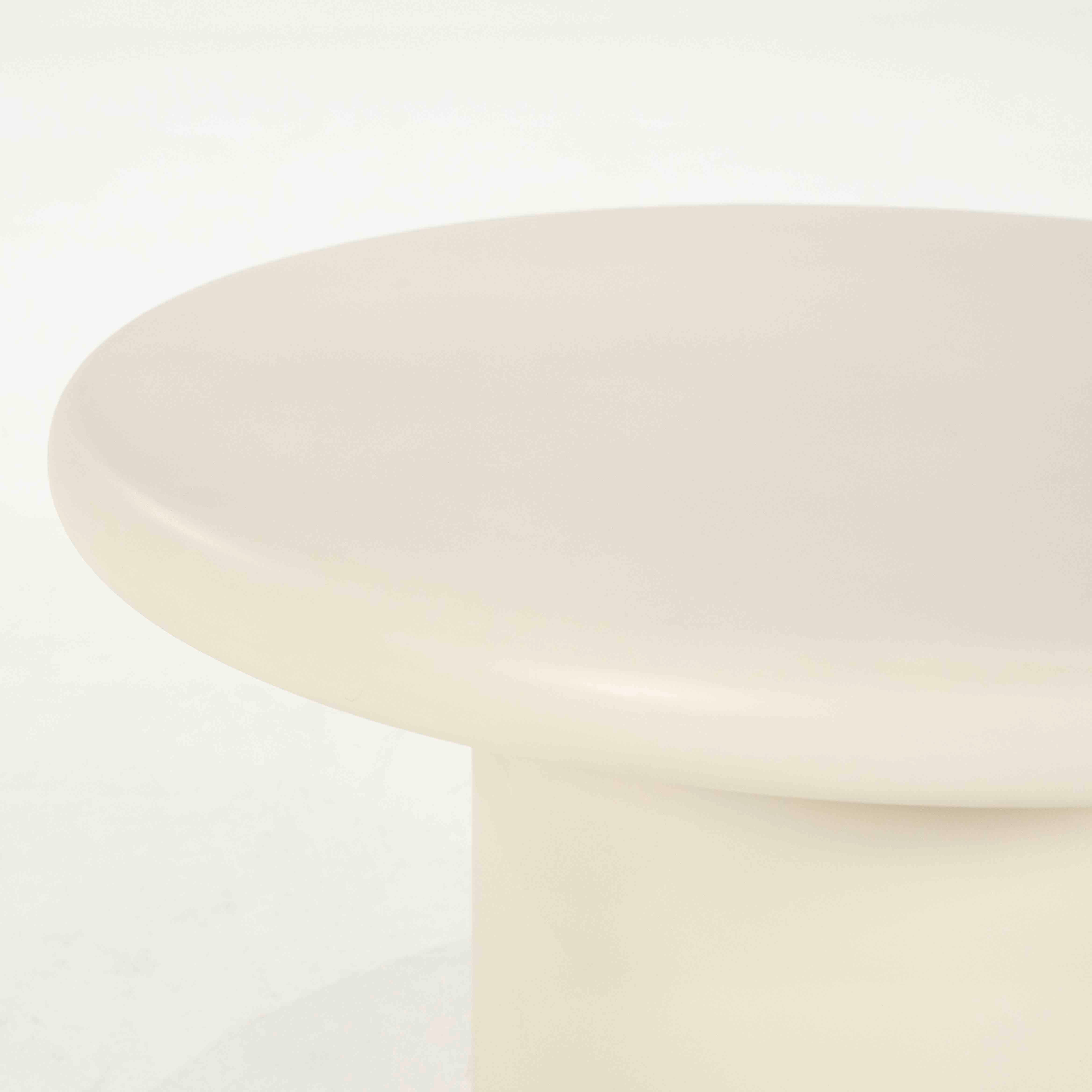 Jade Sidebord, Medium