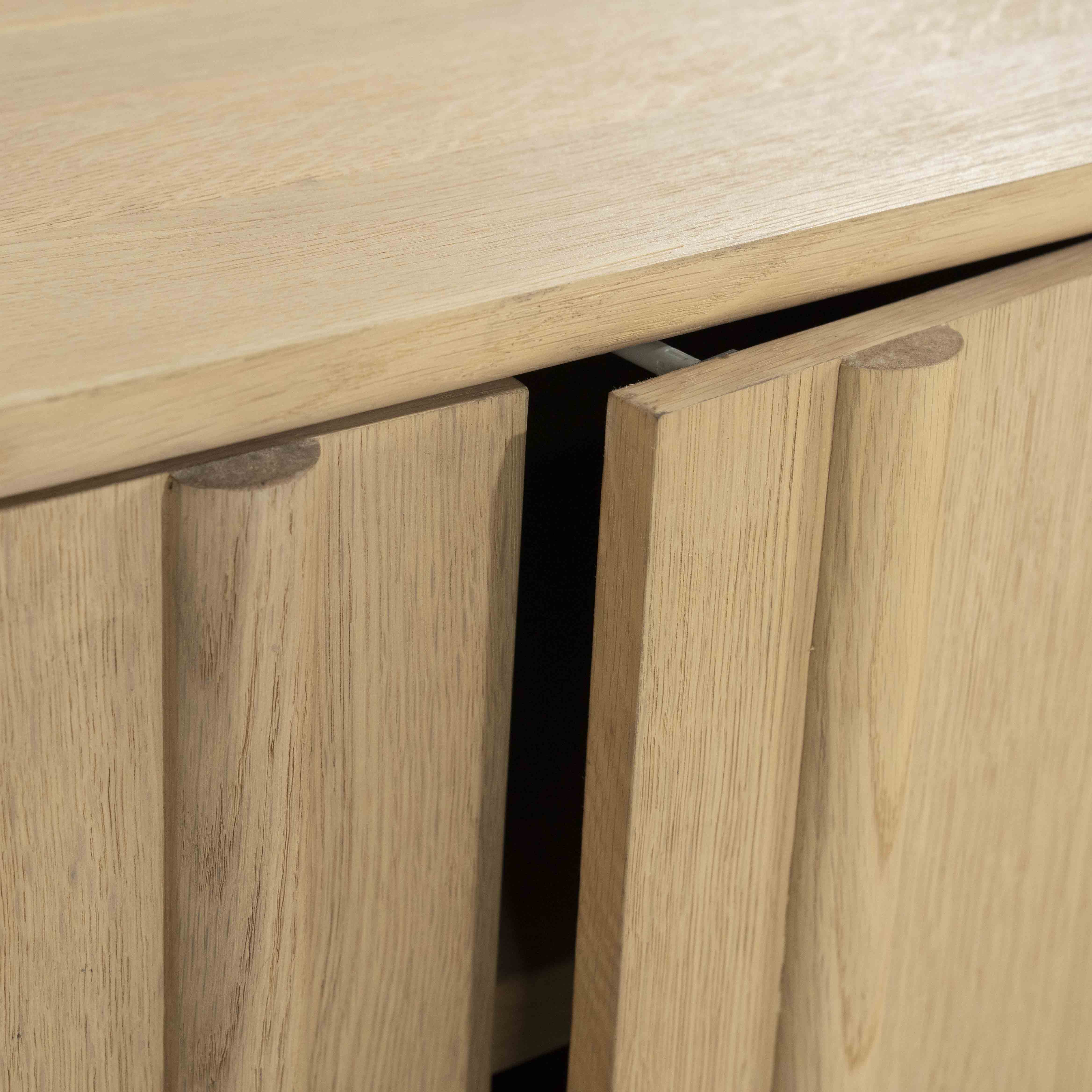 Jake TV-benk, Lys eik