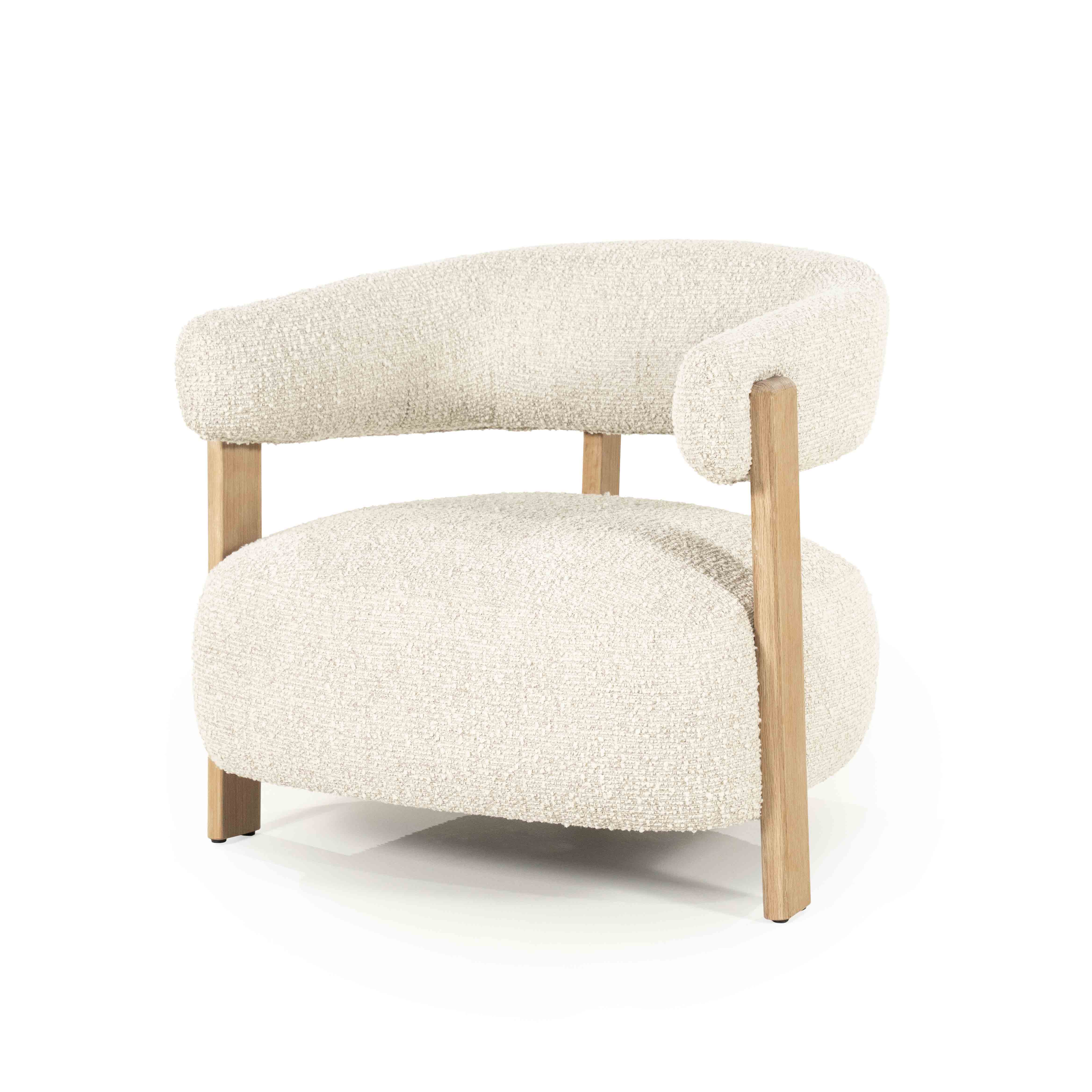 Lola lenestol i beigefarget boucle med ben i lys eik.