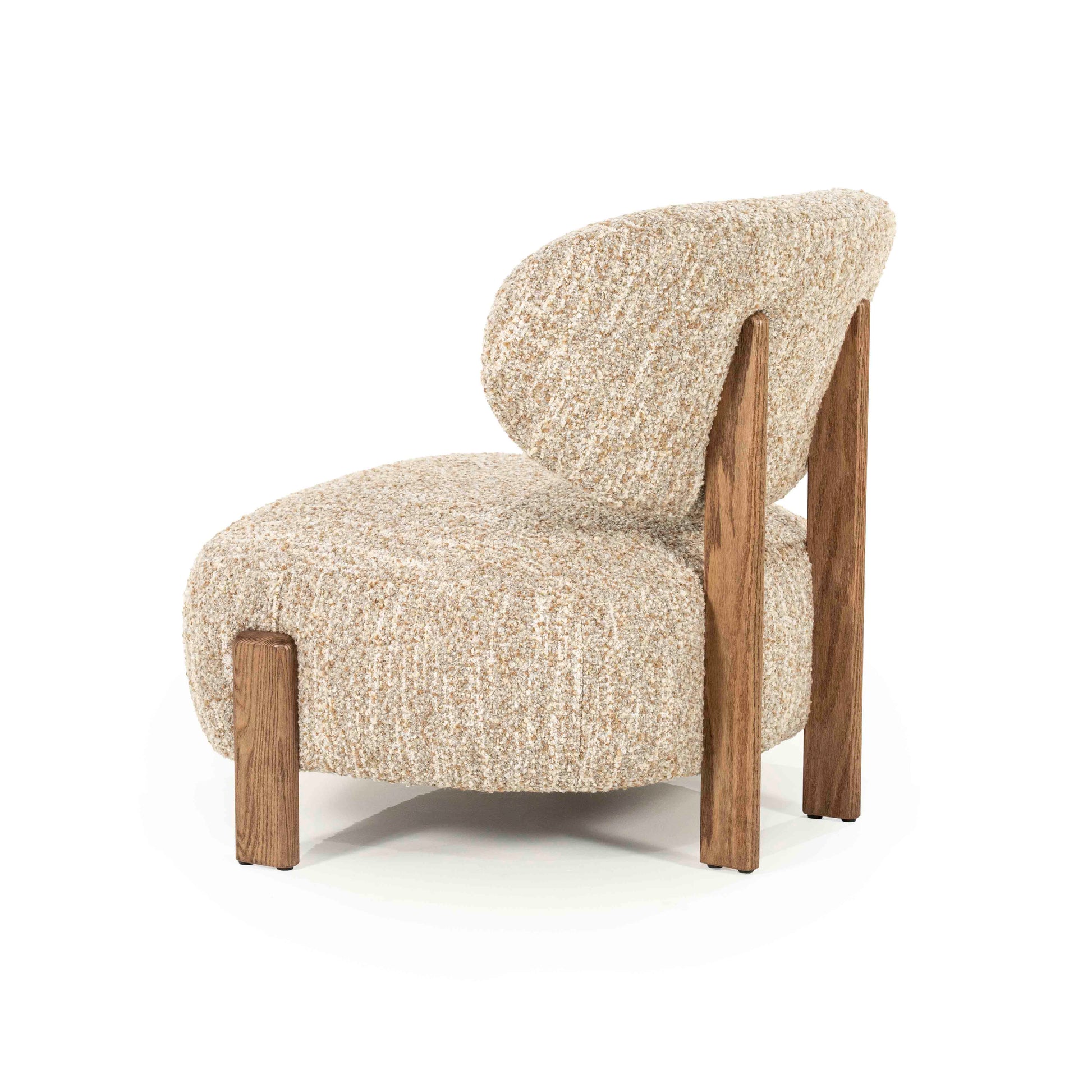 Reza lenestol i boucle –  beige med lyse eikeben. Lenestol uten armlene