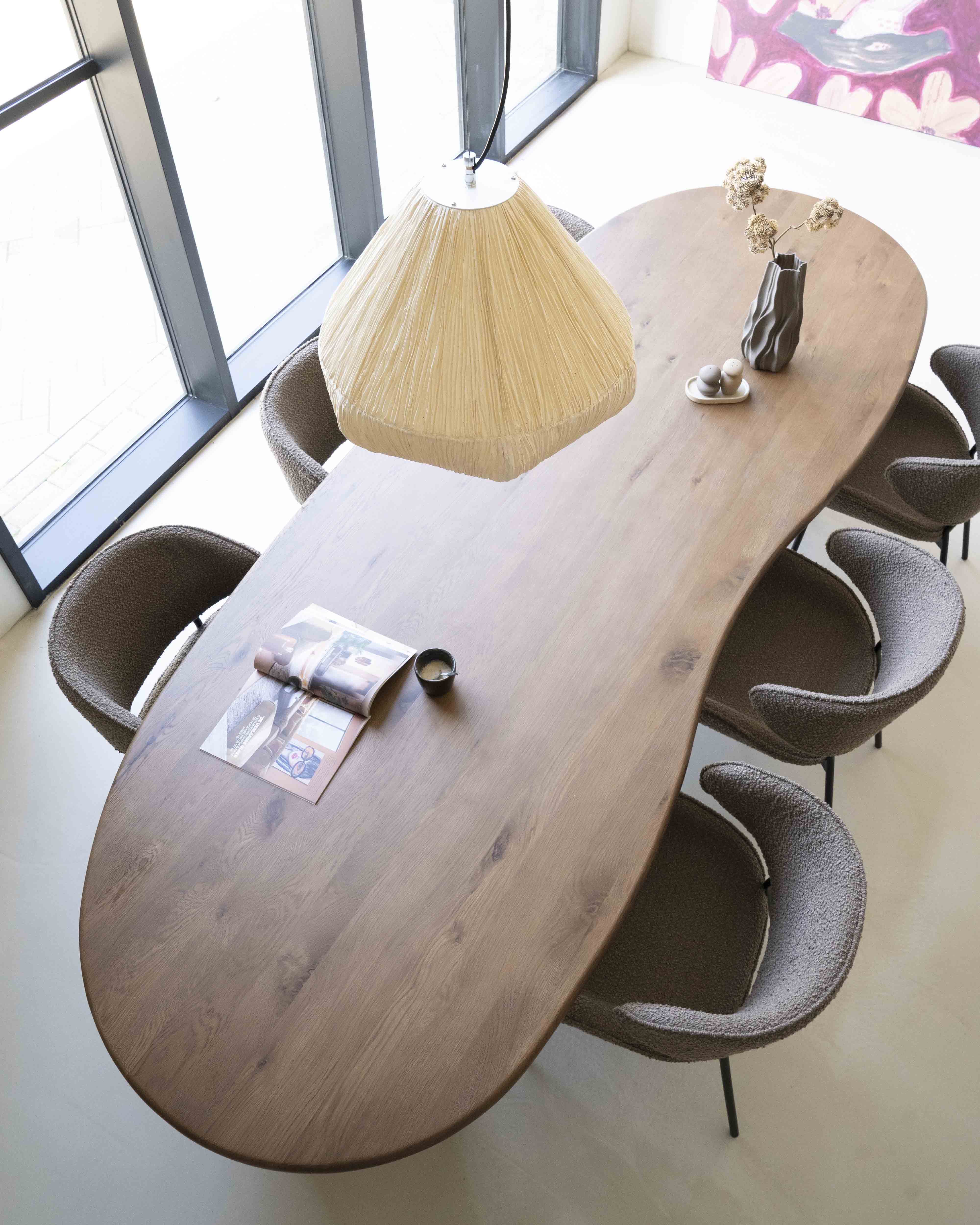 Josh Spisebord, Mørk eik